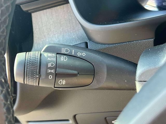 Used 2023 Volvo XC40 B5 Core AWD/4WD image 29