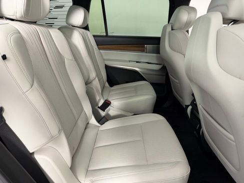 Used 2026 Cadillac Vistiq Sport image 33