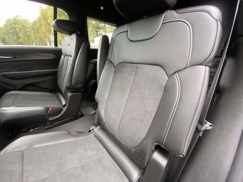 New 2025 Jeep Grand Cherokee L Altitude image 21