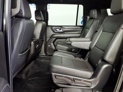 Used 2023 Chevrolet Suburban Z71 image 8