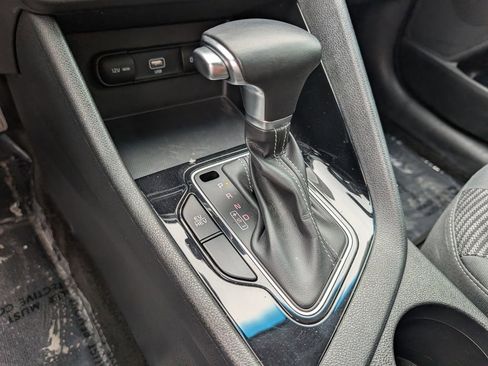 Certified 2022 Kia Niro LXS image 27