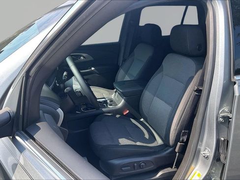 Used 2023 Chevrolet Traverse LT FWD image 24