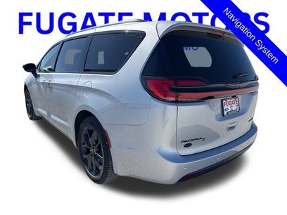New 2026 Chrysler Pacifica Limited