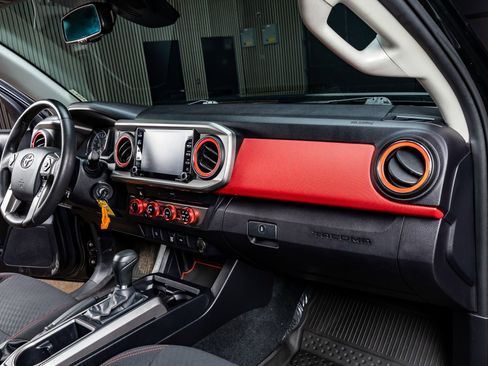 Used 2020 Toyota Tacoma SR5 image 16