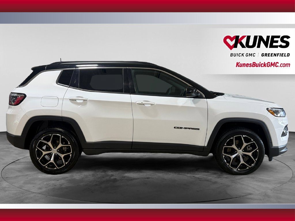 Used 2024 Jeep Compass Limited AWD/4WD image 12