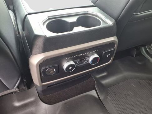 Used 2021 Ford Expedition XLT image 11