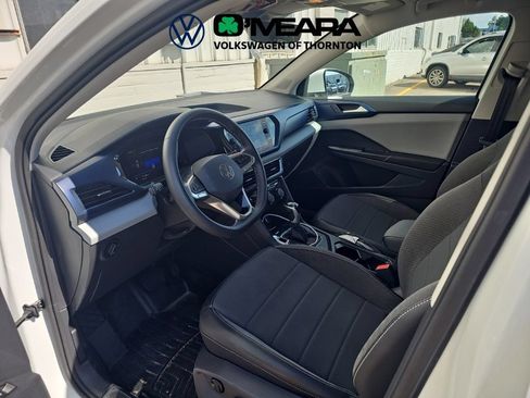 Used 2023 Volkswagen Taos SE AWD/4WD image 3