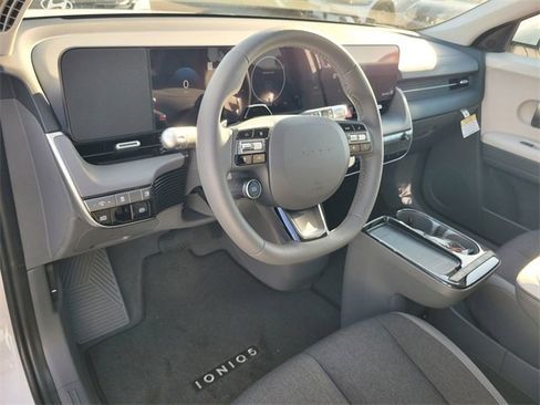 New 2026 Hyundai Ioniq 5 SE image 13
