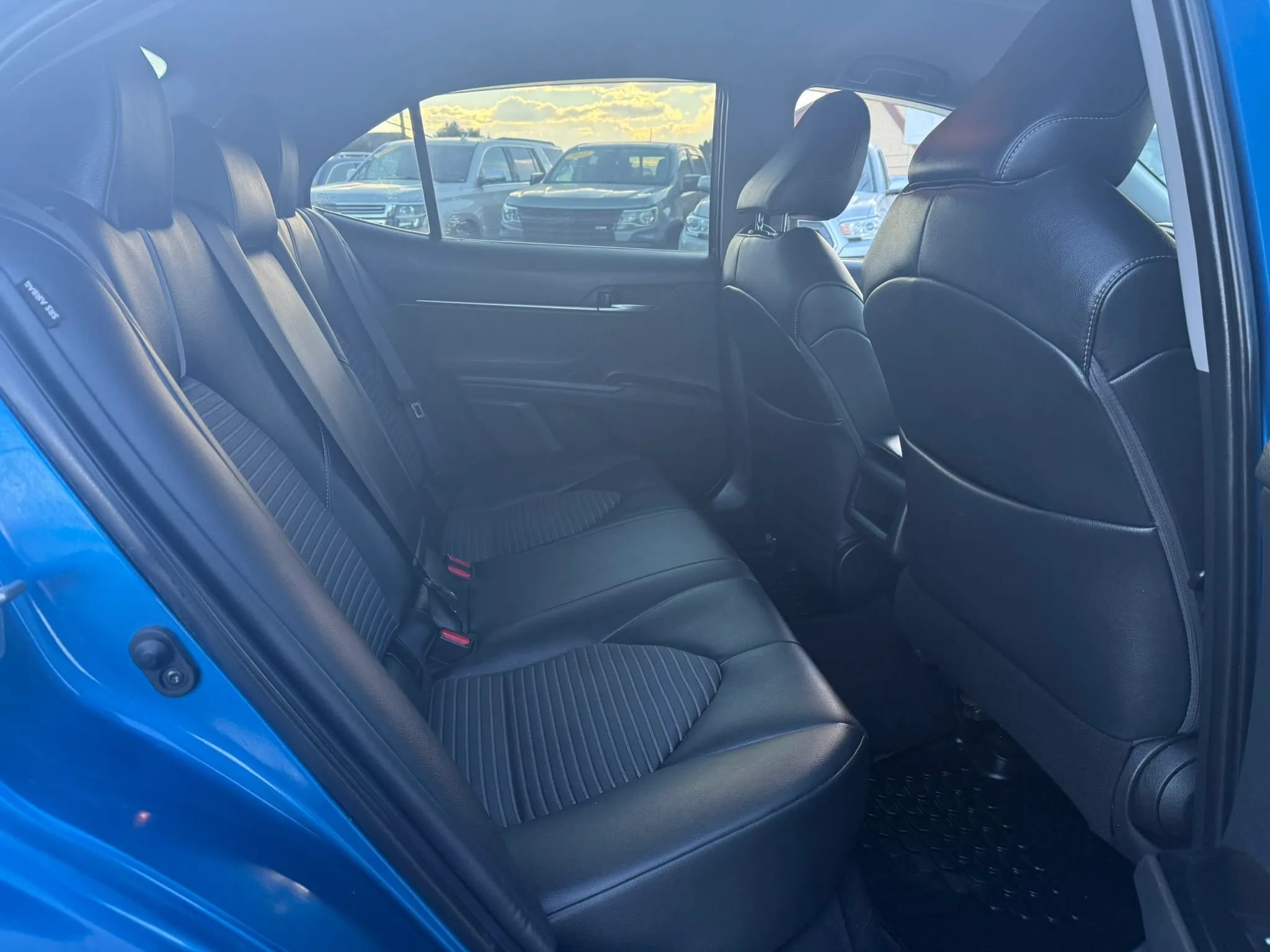 Used 2018 Toyota Camry SE FWD image 14