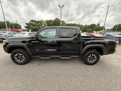 Used 2021 Toyota Tacoma TRD Off-Road AWD/4WD image 4