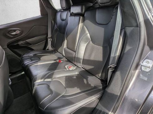 Certified 2020 Jeep Cherokee Altitude image 17