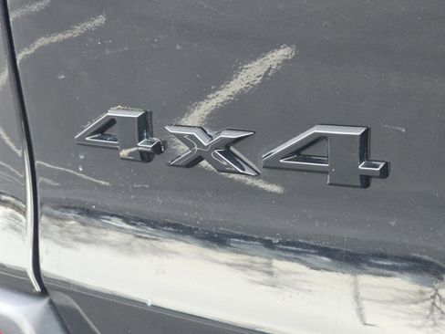 Used 2019 Jeep Cherokee Latitude Plus image 10