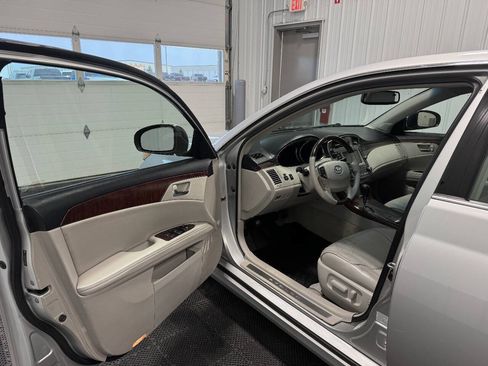 Used 2011 Toyota Avalon FWD image 5