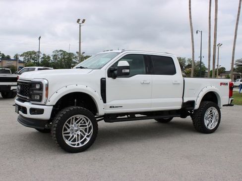 Used 2023 Ford F250 Lariat w/ Lariat Ultimate Package AWD/4WD image 5