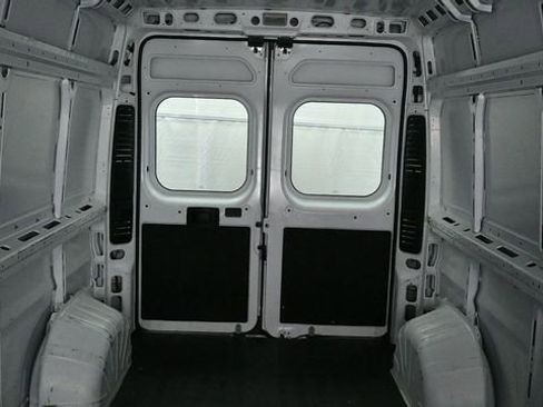 Used 2023 RAM ProMaster 2500 FWD image 12