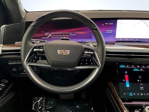 Used 2025 Cadillac Escalade Sport Platinum image 5