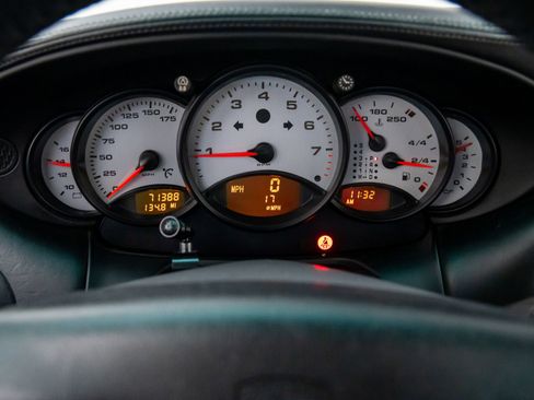 Used 2000 Porsche 911 Carrera 4 image 20