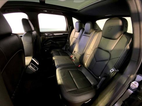 Used 2014 Porsche Cayenne Platinum Edition AWD/4WD image 24