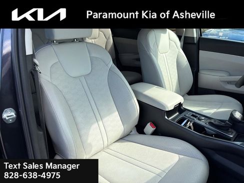 Used 2025 Kia Sorento S w/ Panoramic Sunroof Package image 22
