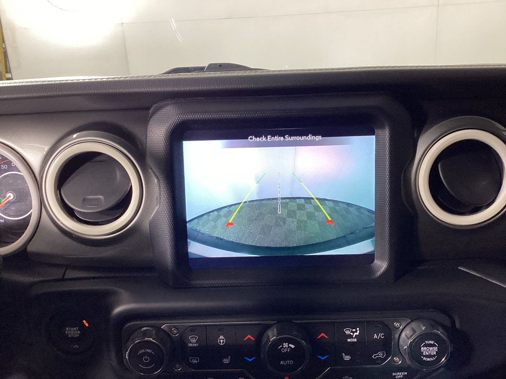 Used 2020 Jeep Wrangler Unlimited Sahara AWD/4WD image 30