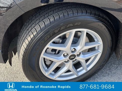 Used 2024 Ford Edge SEL image 19