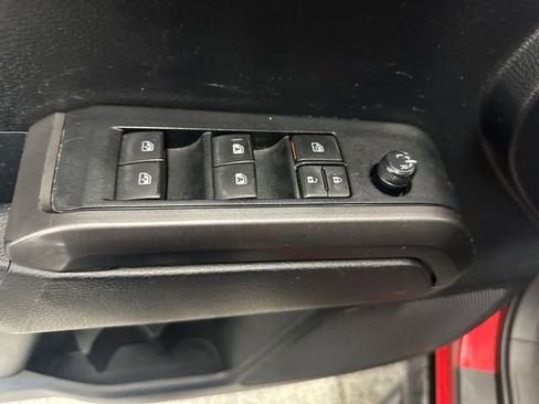 Used 2019 Toyota Tacoma TRD Sport image 21