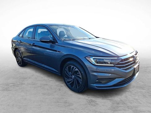 Used 2019 Volkswagen Jetta SEL Premium image 3