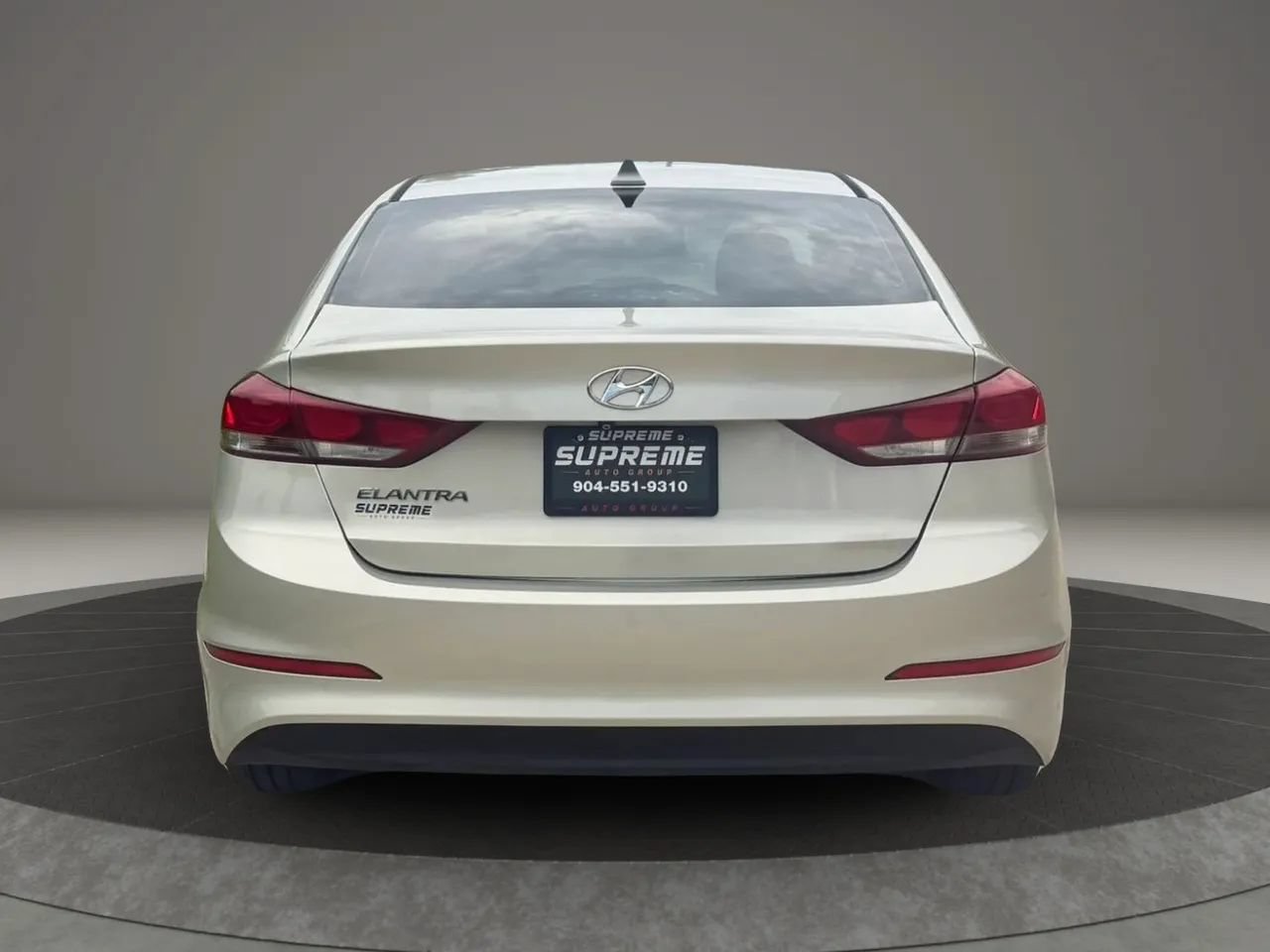 Used 2017 Hyundai Elantra SE FWD image 4