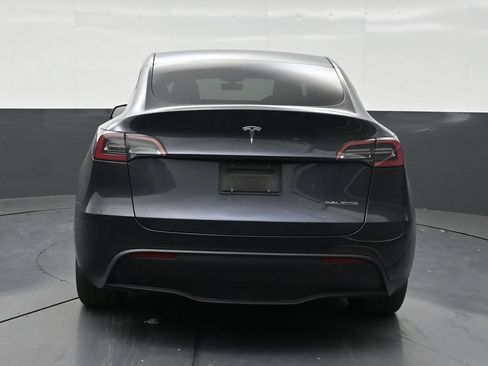 Used 2024 Tesla Model Y Long Range AWD/4WD image 4