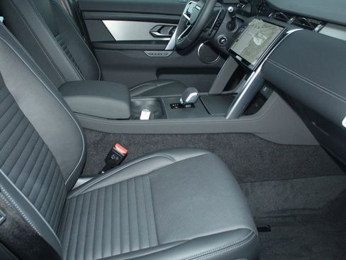 New 2026 Land Rover Discovery Sport Landmark AWD/4WD image 3