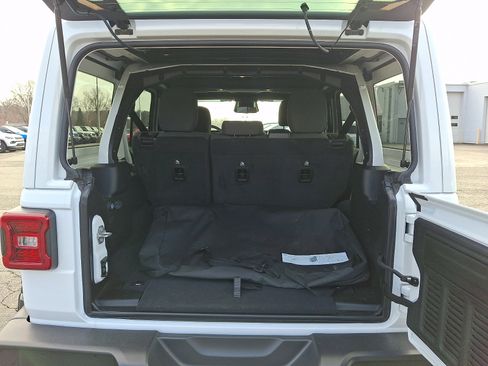 Used 2025 Jeep Wrangler Unlimited Sahara w/ Safety Group image 28