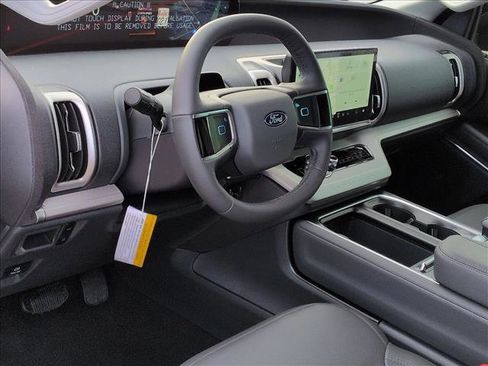 New 2026 Ford Expedition Active image 3