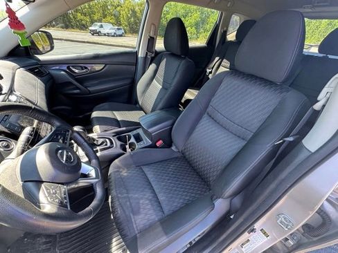 Used 2020 Nissan Rogue SV AWD/4WD image 11
