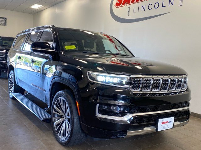 Used 2023 Jeep Grand Wagoneer L Series III AWD/4WD image 2