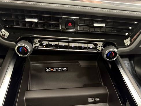 Used 2025 Chevrolet Tahoe Z71 image 40