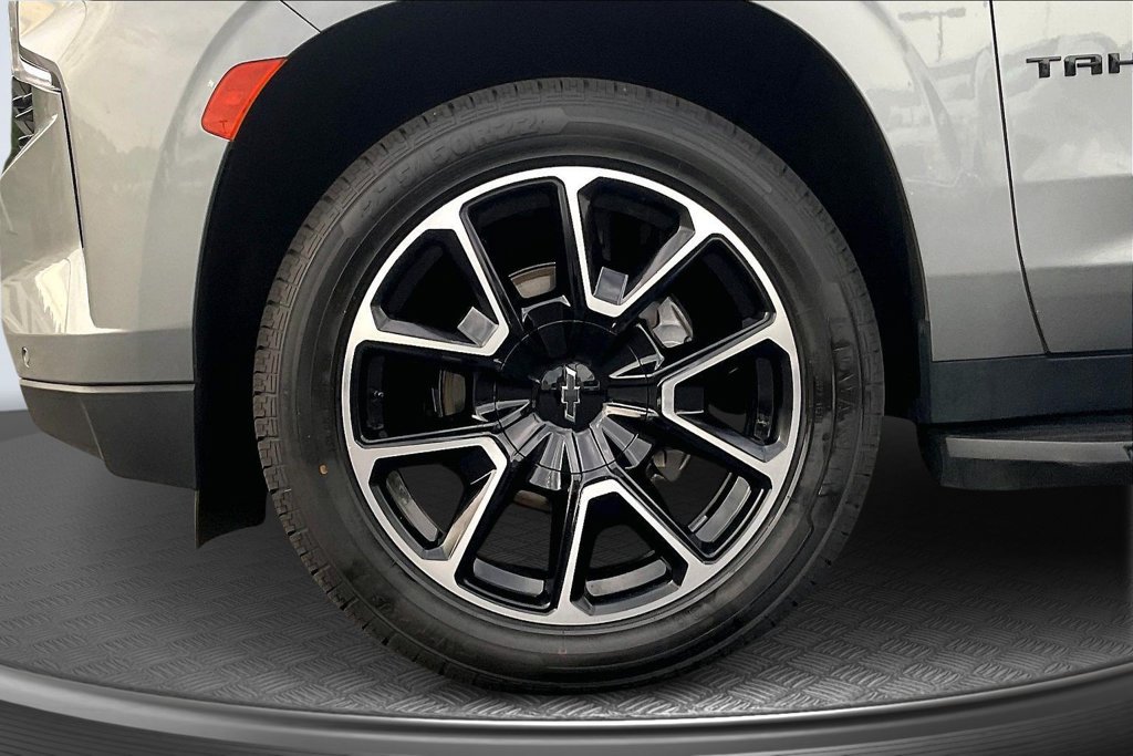 Used 2023 Chevrolet Tahoe RST w/ Luxury Package RWD image 32