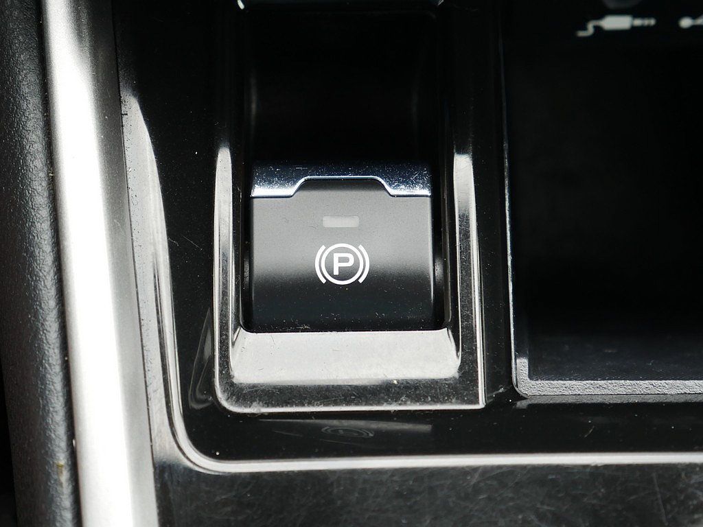 Used 2024 Subaru Outback Premium AWD/4WD image 40
