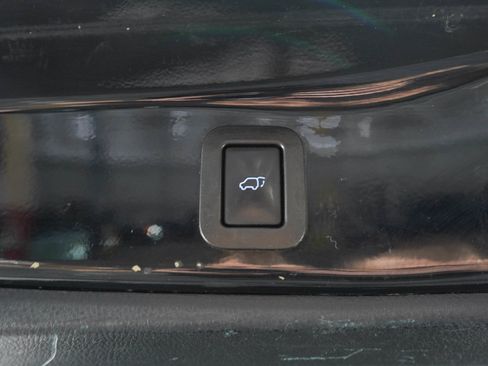 Used 2019 Toyota Highlander Plus AWD/4WD image 15