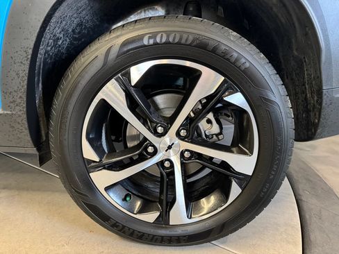 Used 2025 Chevrolet Trax RS FWD image 25