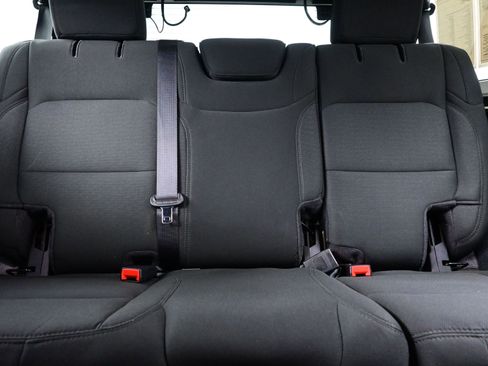 Used 2022 Jeep Wrangler Unlimited Sport image 14