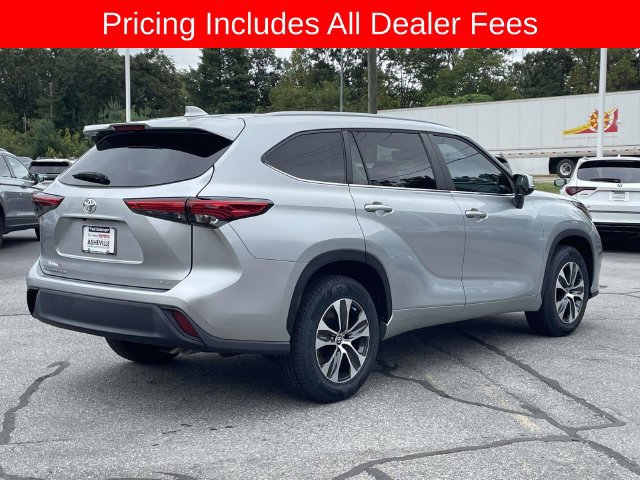 Used 2023 Toyota Highlander XLE FWD image 5