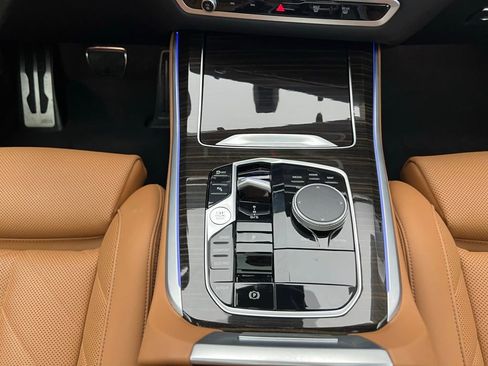 Used 2024 BMW X5 sDrive40i w/ M Sport Package image 11