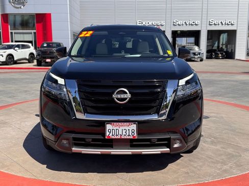 Certified 2022 Nissan Pathfinder SL w/ SL Premium Package image 3