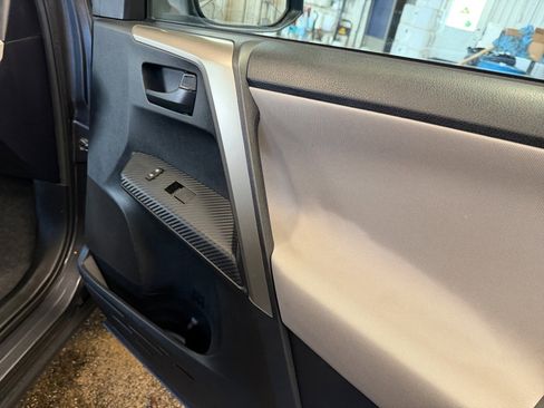 Used 2015 Toyota RAV4 LE AWD/4WD image 35