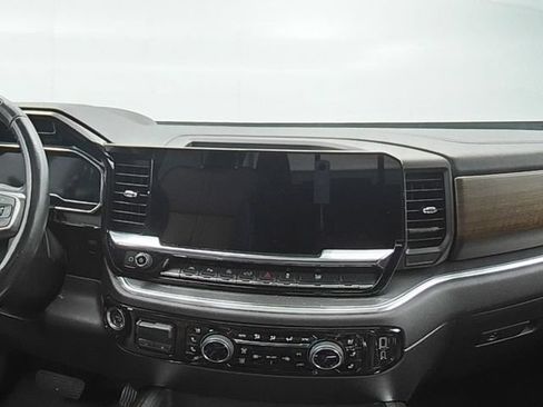 Used 2025 Chevrolet Silverado 1500 High Country AWD/4WD image 23