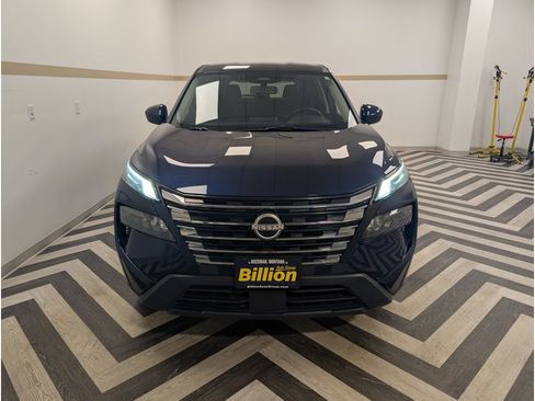 Used 2025 Nissan Rogue SV AWD/4WD image 26
