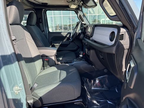 New 2025 Jeep Gladiator Sport image 26