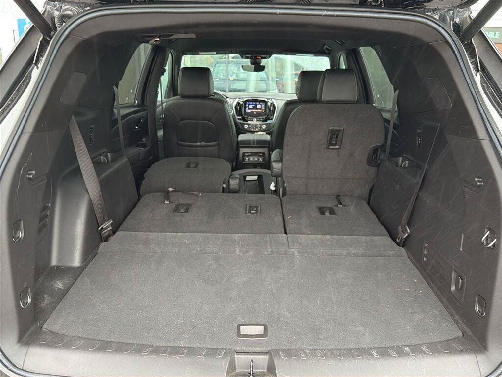 Used 2022 Chevrolet Traverse LT w/ LT Premium Package AWD/4WD image 19