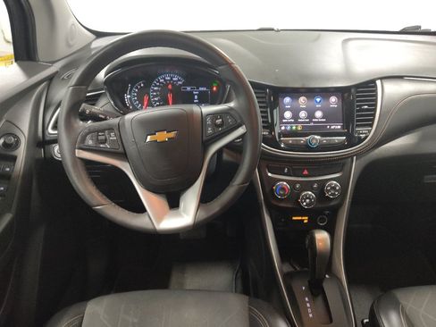 Used 2021 Chevrolet Trax LT w/ LT Convenience Package AWD/4WD image 22