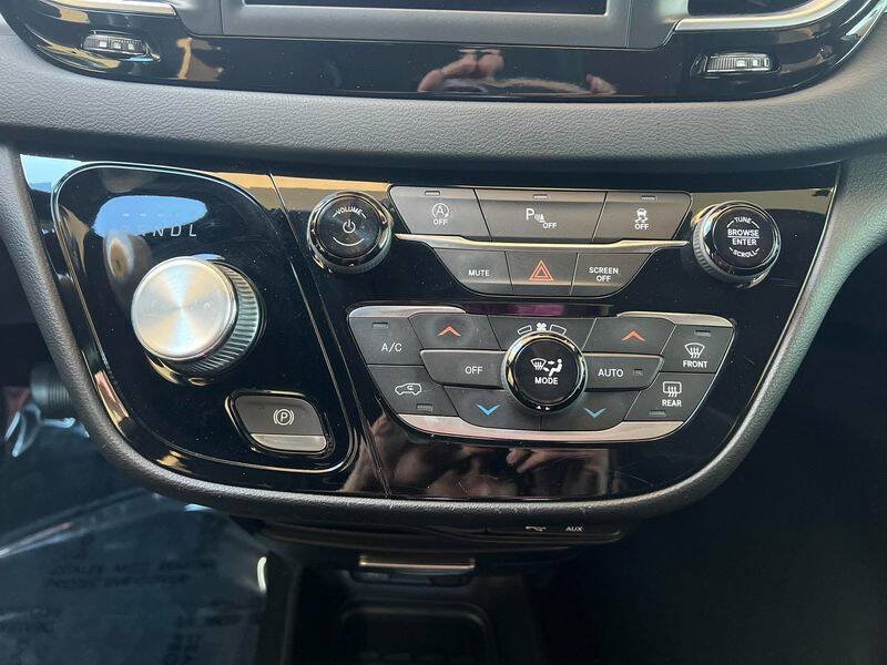 Used 2018 Chrysler Pacifica Touring Plus w/ S Appearance Package FWD image 25